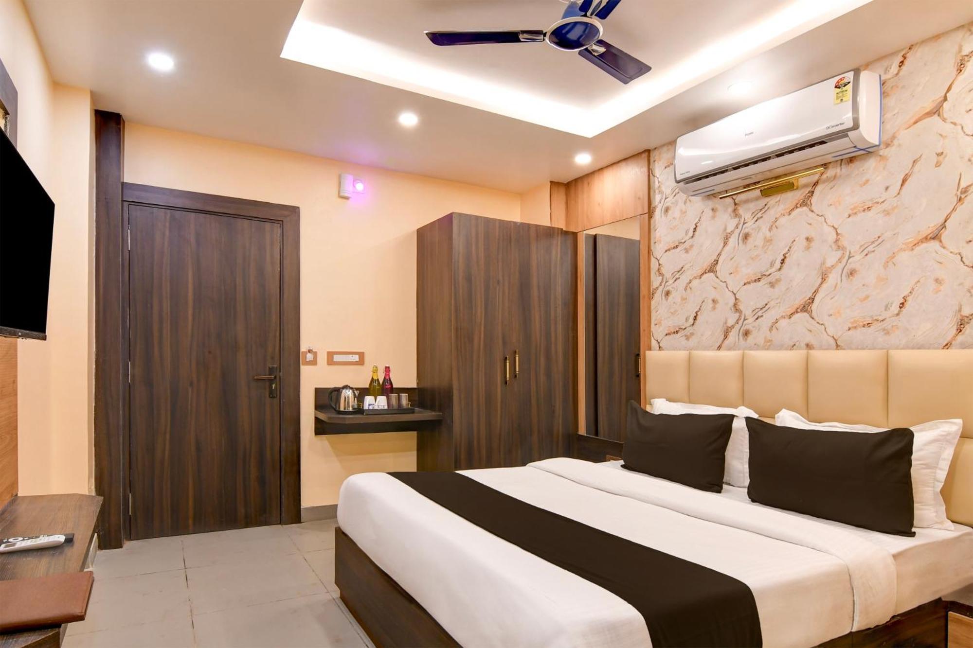 Super Townhouse Oak Bulbuli Neer Hotell Calcutta Exteriör bild